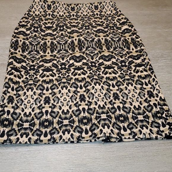 New York & Company Dresses & Skirts - Women's new york & Company aminal print skirt sz 0